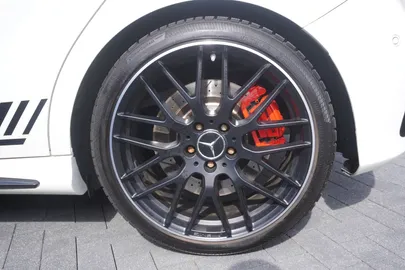 Car image 34