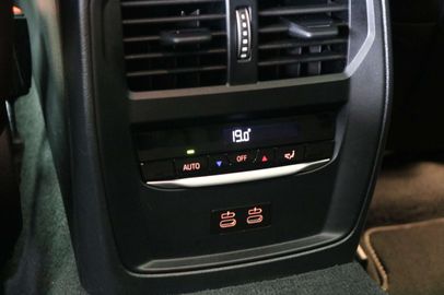 Car image 35