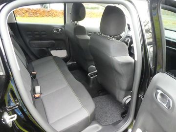 Car image 30