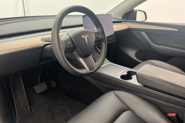 Tesla Model Y Long Range AWD 378 kW image number 11