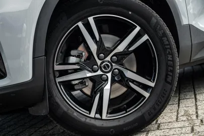 Car image 35