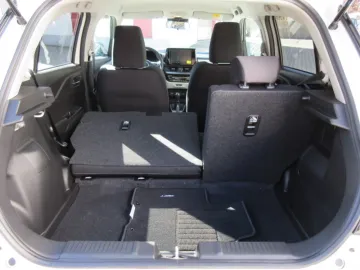 Car image 25