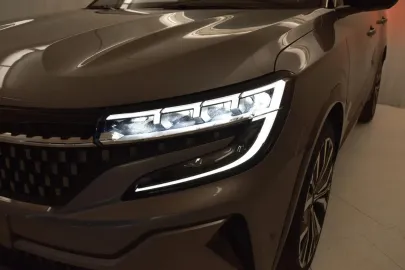 Car image 22
