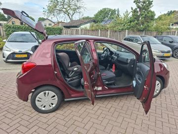 Car image 3