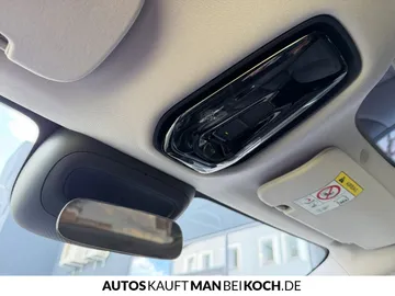 Car image 32
