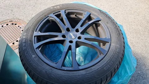 Car image 36