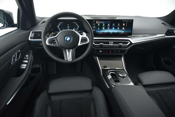 BMW 330 e Touring 215 kW image number 23