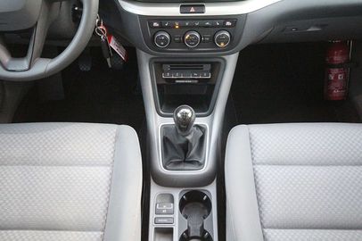 Car image 12