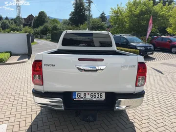 Car image 32