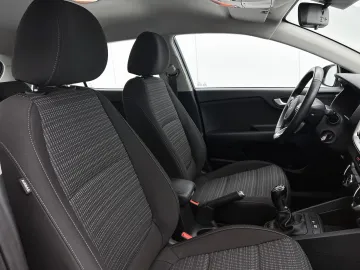 Car image 30