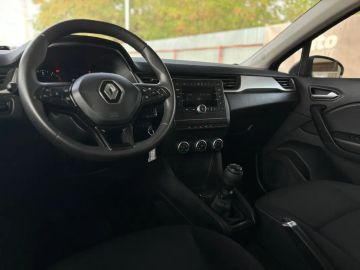 Car image 30