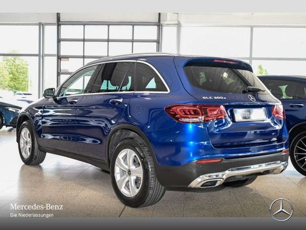 Mercedes-Benz GLC 300 e 235 kW image number 11