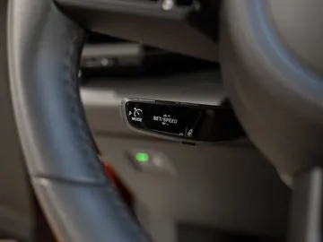 Car image 38