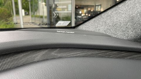 Car image 33