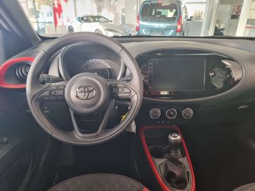 Car image 10