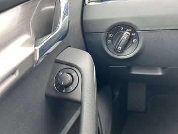 Car image 31