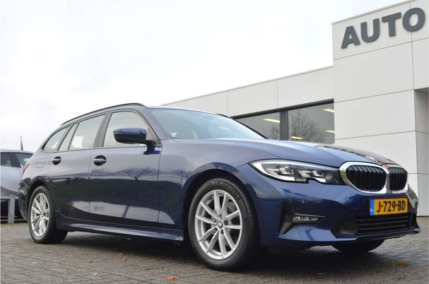 BMW 320i Touring 135 kW image number 11