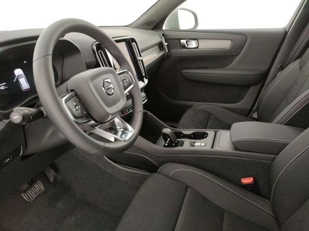 Volvo XC40 B3 Core 120 kW image number 9