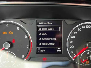 Car image 27