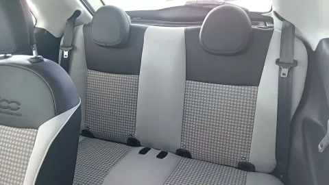 Car image 14