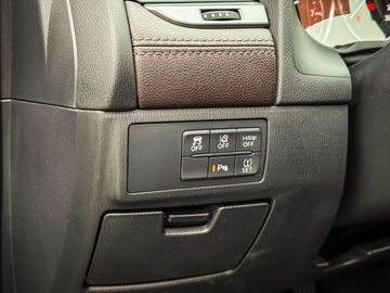 Car image 37