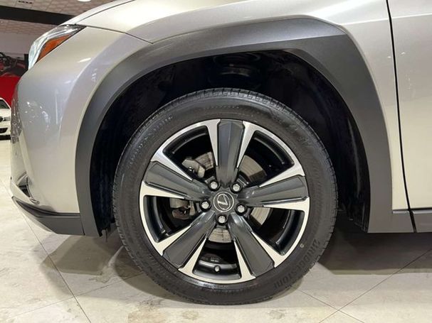 Lexus UX 250h 135 kW image number 32