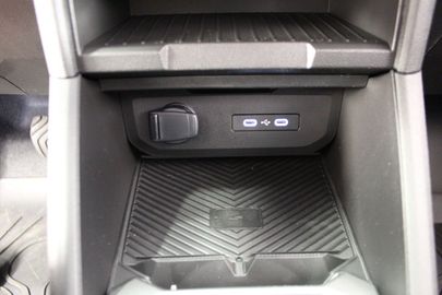 Car image 31