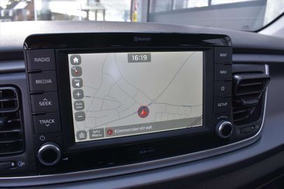 Car image 24