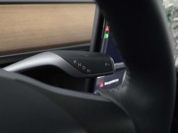 Tesla Model Y Long Range AWD 258 kW image number 11