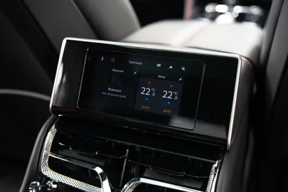 Car image 32