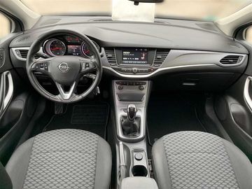 Car image 14