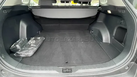Car image 32