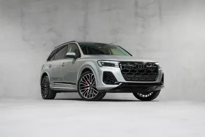 Car image 26