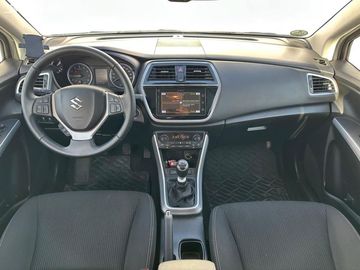 Car image 5