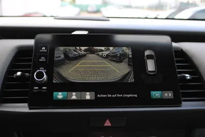 Car image 28