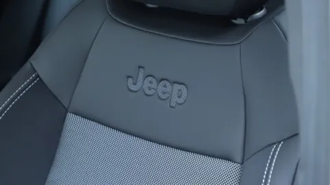 Car image 40