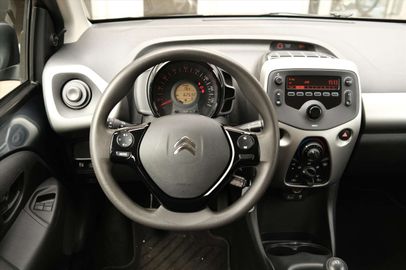 Car image 36