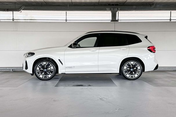 BMW iX3 210 kW image number 4