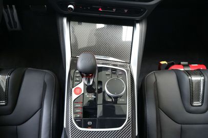 Car image 30