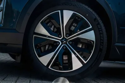 Car image 36