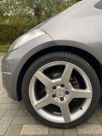 Car image 21