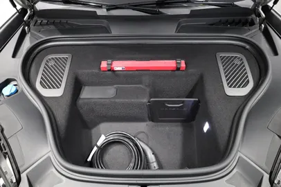 Car image 25