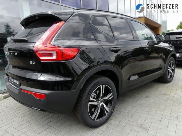 Volvo XC40 Plus Dark 120 kW image number 2