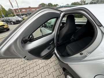 Car image 16