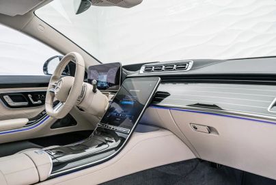 Car image 26