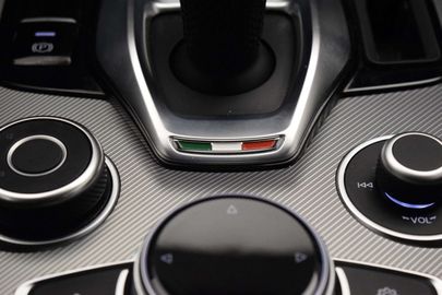 Car image 31