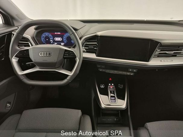 Audi Q4 45 quattro e-tron S-line 195 kW image number 8