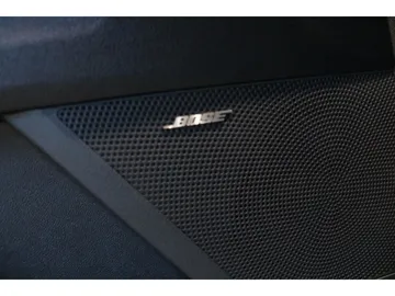 Car image 32