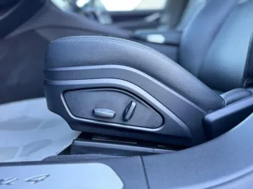 Car image 42