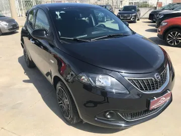 Car image 2